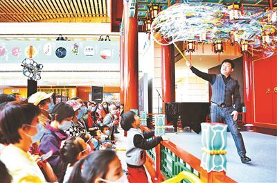 來天橋瞧新鮮，感受藝術(shù)魅力——城市藝術(shù)活動策劃方案